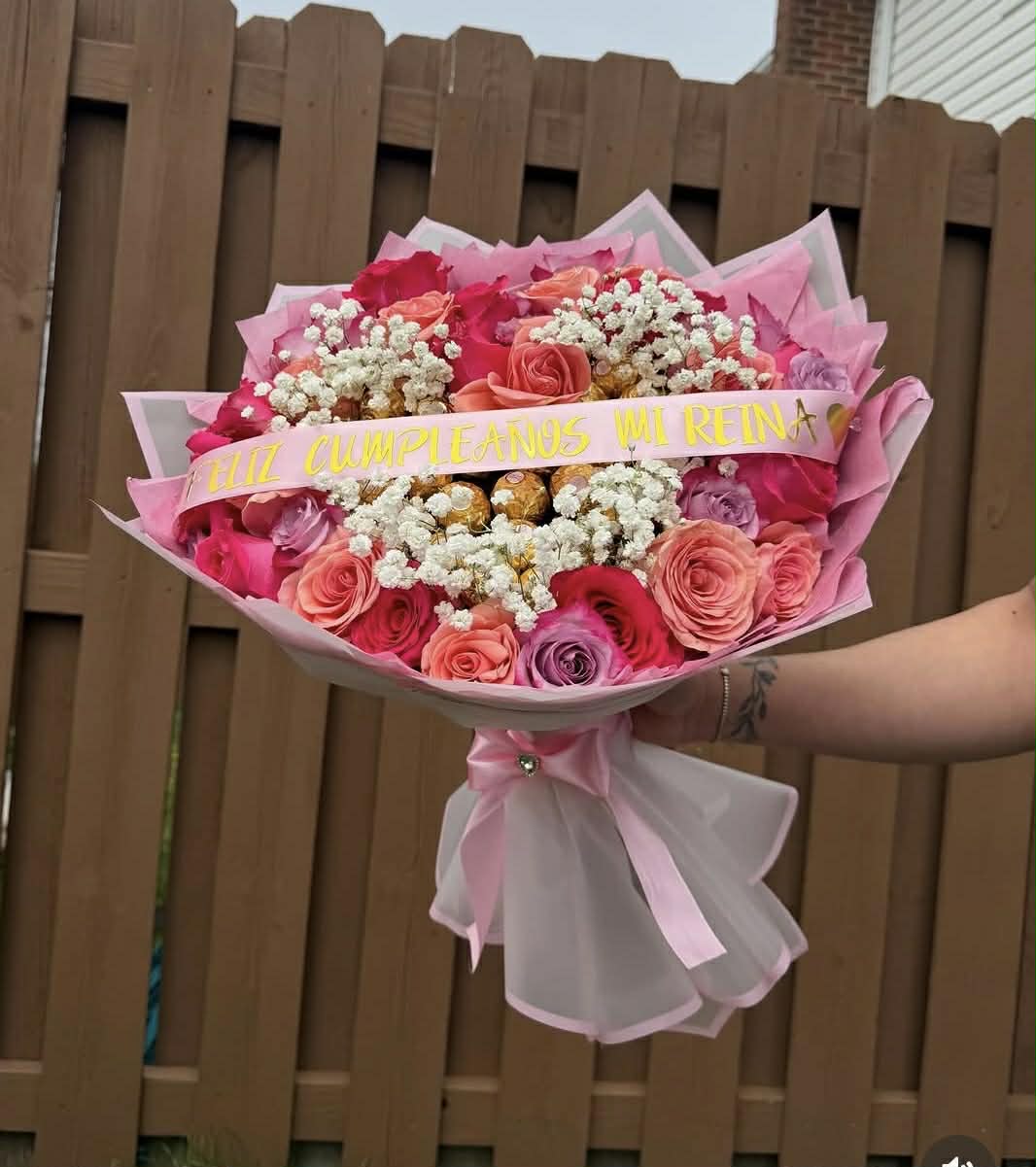 Pink roses birthday bouquet